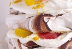 Pavlova orange pamplemousse avec meringue marbrée au chocolat