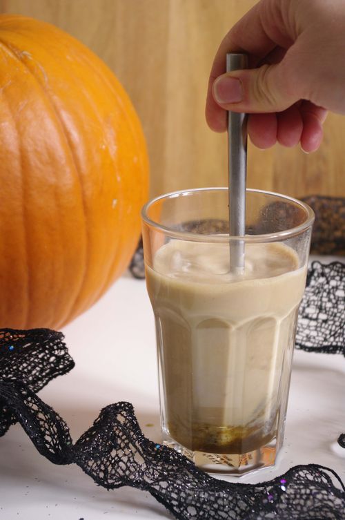 Mélange des ingrédients du pumpkin spice latte
