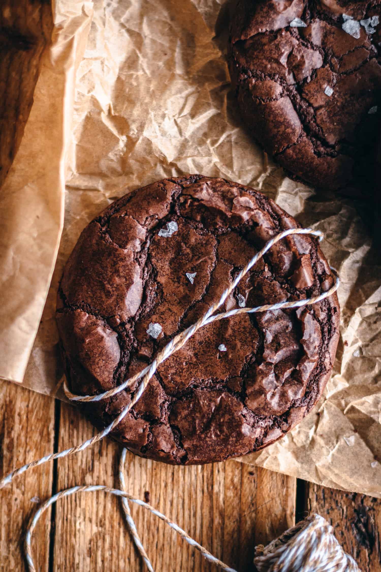 Cookies craquelés au chocolat noir aussi fondants qu'un brownie